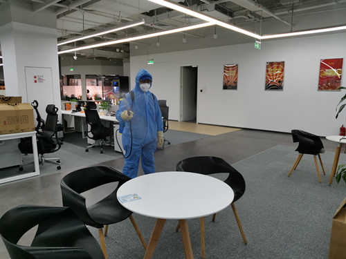 疫情期間的餐館消毒