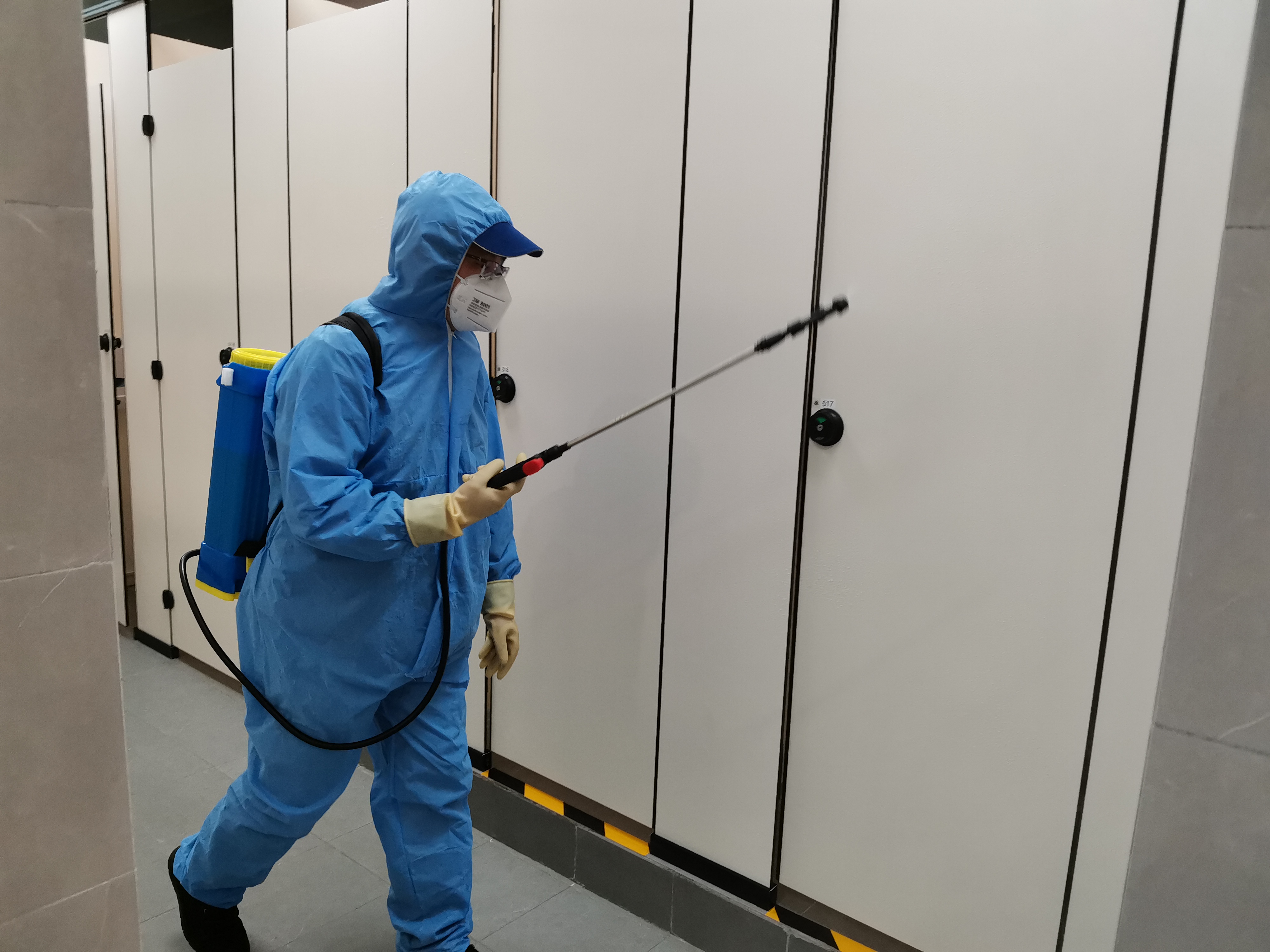 大廈室內(nèi)消毒公司的報價消毒殺菌設(shè)備還要學(xué)會如何保養(yǎng)