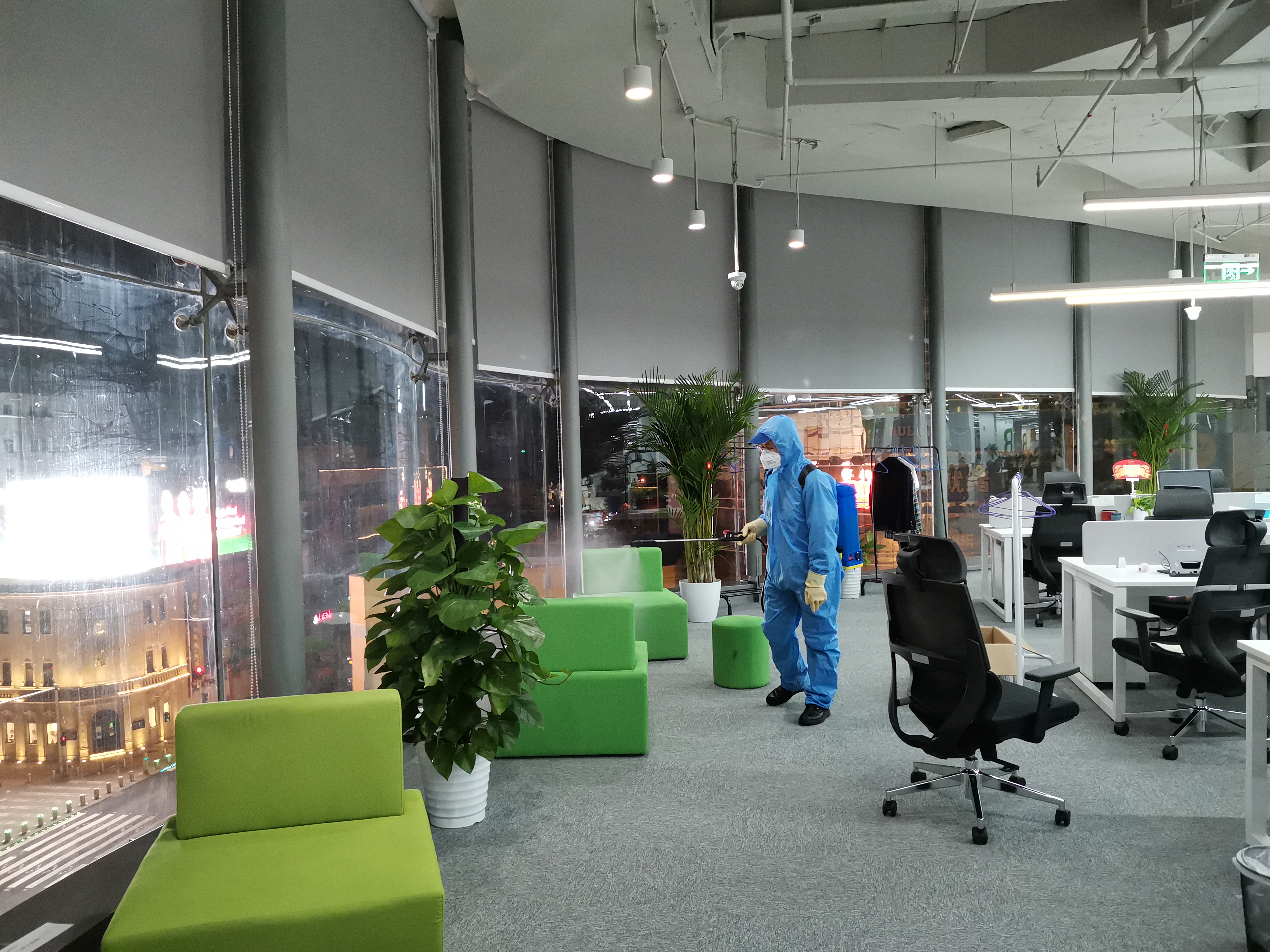 辦公區(qū)消毒公司多少錢一平米？要考慮使用設(shè)備磨損程度